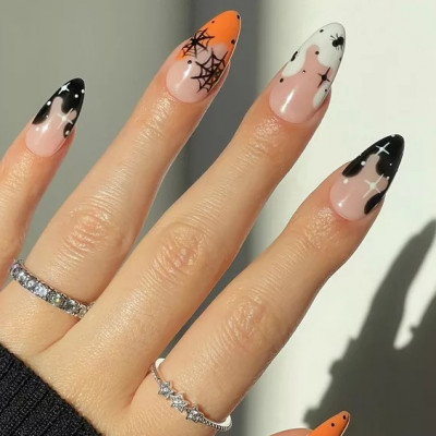 7 spooky σχέδια στο manicure που θα σε βάλουν από τώρα σε Halloween mood