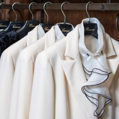 Πώς να δημιουργήσετε ένα all day ασπρόμαυρο σύνολο