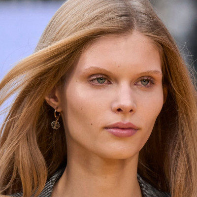 3 beauty tips για να σου κρατήσει περισσότερο το ίσιωμα στα μαλλιά