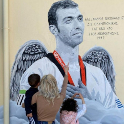 Ένας χρόνος χωρίς τον Νικολαΐδη: Τι λέει η σύζυγός του στο gossip-tv