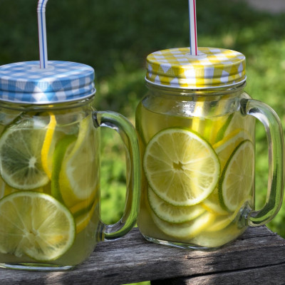 Καταρρίπτοντας τους μύθους! Το νερό με λεμόνι δεν έχει καμία σχέση με αποτοξίνωση