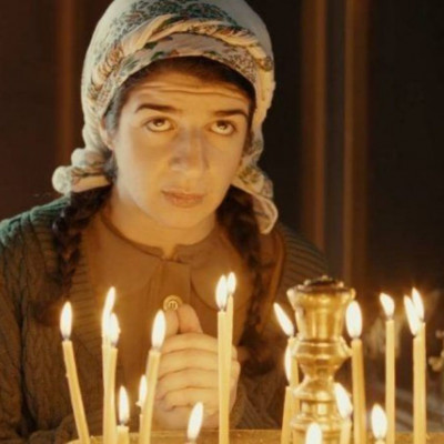 Ποια είναι η Άννα Λουιζίδη που υποδύεται την Φρόσω στη σειρά Ψυχοκόρες