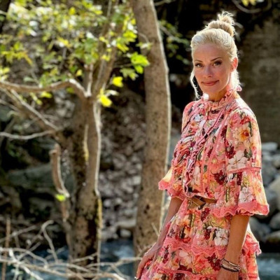 Μακρυπούλια: Φωτό από τη βάφτιση του ανιψιού της στην Ευρυτανία