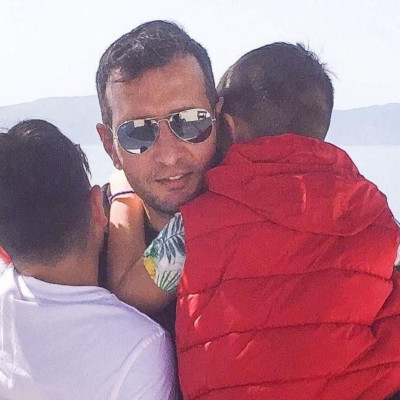 Δημήτρης Μπάσης: Η συναυλία της Τετάρτης και οι φώτο με τα παιδιά του