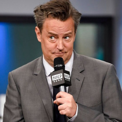 «Αντίο Chandler, θα είσαι πάντα το φιλαράκι μας», όλο το Twitter μία μεγάλη αγκαλιά για τον Perry