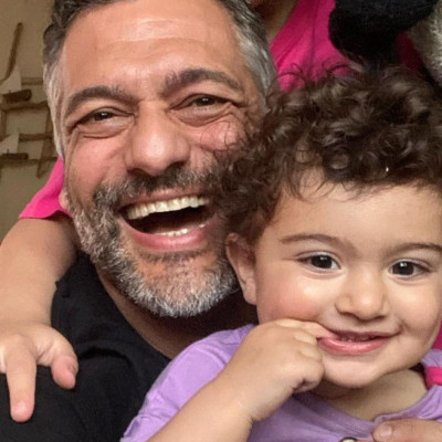 Στέλιος Κρητικός: Ευτυχισμένος πατέρας - Η φώτο με τα 4 παιδιά του