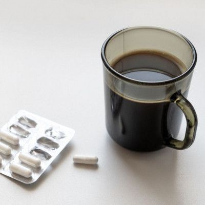 Ποια φάρμακα πρέπει να μην παίρνετε ποτέ με τον καφέ σας