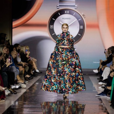 HUAWEI WATCH GT4: Στηρίζει τα New Designers Awards και βραβεύεται ως “Best Fashion Tech Wearable”