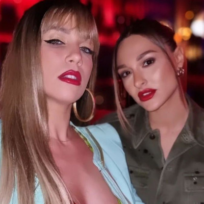 Με χρυσό bralette η Κατερίνα Στικούδη σε νέα έξοδο έκανε και την αποκάλυψη για το φύλο του μωρού της