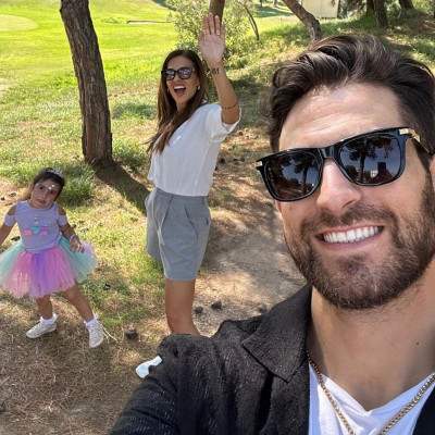 Χατζίδου - Παύλου: Στόλισαν το Χριστουγεννιάτικο δέντρο - Οι φώτο τους