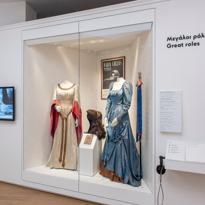 Το Μουσείο Μαρία Κάλλας Δήμου Αθηναίων υποδέχεται δύο εμβληματικά κοστούμια από την Σκάλα του Μιλάνο