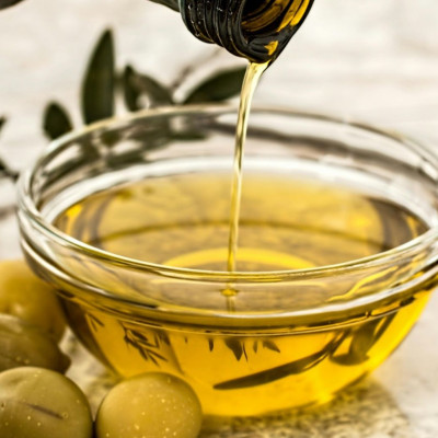 Τα σούπερ μάρκετ «κλειδώνουν» το ελαιόλαδο - Είδος πολυτελείας