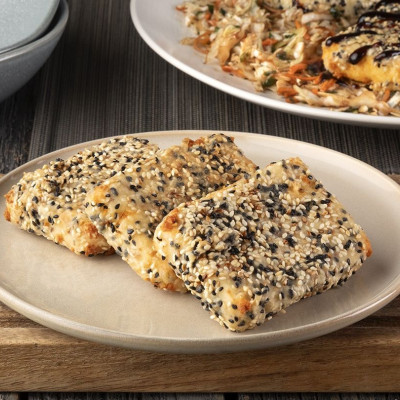 Άκης Πετρετζίκης: Φέτα πανέ με σουσάμι