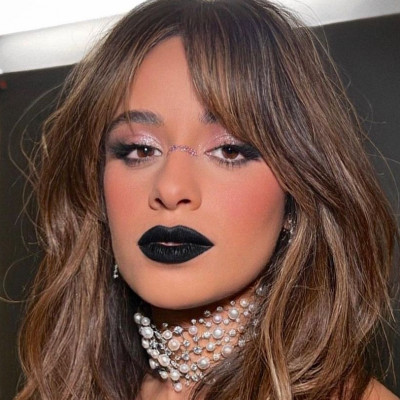 5 σκιές με glitter για να χαρίσεις λάμψη στα all day looks σου