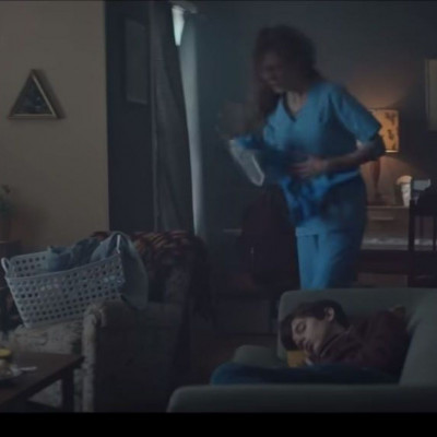 Μια συγκινητική χριστουγεννιάτικη διαφήμιση για μαμάδες με αγόρια