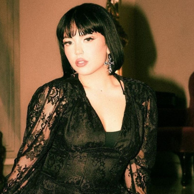 Η Marseux μεταμορφώθηκε σε «WITCH» στην πιο λαμπερή απονομή χρυσών και πλατινένιων δίσκων