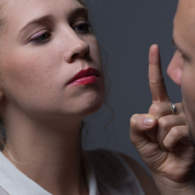 Οι πιο καταπιεστικές σύζυγοι του ζωδιακού