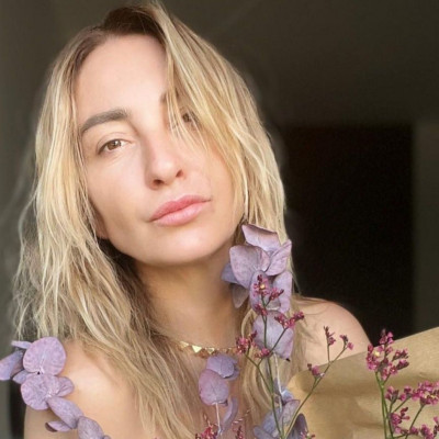 Ρούλα Ρέβη: Η κόρη της παίζει πιάνο στο καινούριο σπίτι