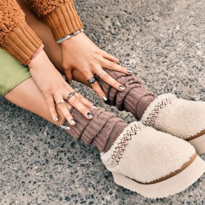 Η #UGGSEASON είναι εδώ και σε καλεί να αφεθείς στη μοναδική αίσθησή της!