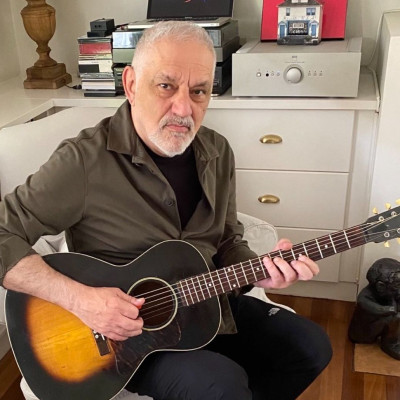 Νίκος Πορτοκάλογλου: Σπάνια φώτο με τα 2 παιδιά και τη σύζυγό του