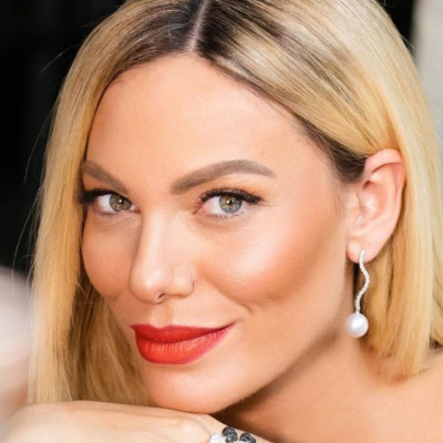 Ιωάννα Μαλέσκου: «Σας έχει συμβεί κι εσάς ή μόνο εγώ έχω πάθει έρωτα;»