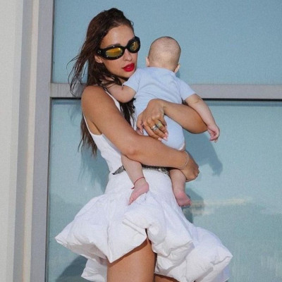 Φουρέιρα: Βίντεο από το σαλόνι της την ώρα που παίζει με τον γιο της