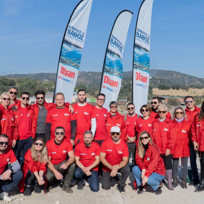 Εθελοντές του Dixan «καθάρισαν σε βάθος» το ρέμα Ξηριά στον Βόλο, μαζεύοντας 2 τόνους απορριμμάτων.