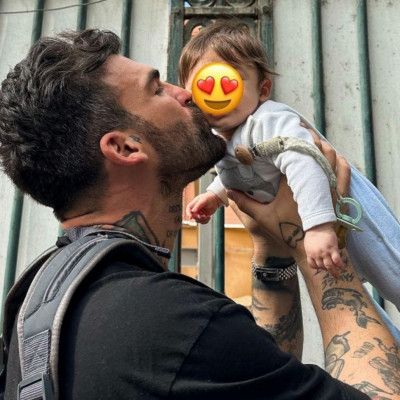 Δημήτρης Αλεξάνδρου: Μαθαίνει στον Πάρη να κάνει στράτα