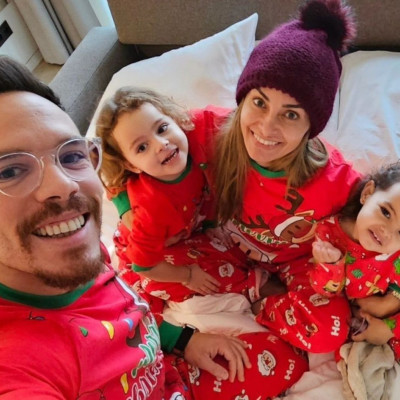 Πετρούνιας - Μιλλούση:Ταξίδι με τις κόρες τους στην Μπριζ