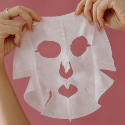 10 υφασμάτινες μάσκες θα χαρίσουν στην επιδερμίδα ενυδάτωση μετά το hangover των γιορτών