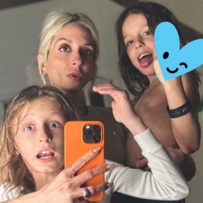 Σοφία Καρβέλα: Οι τρυφερές φώτο των γιων της με την προγιαγιά τους