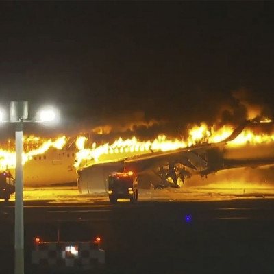 Ιαπωνία: Από τύχη σώθηκαν οι 379 επιβάτες του αεροπλάνου