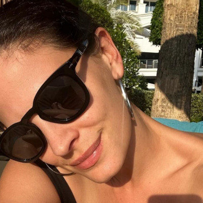 Χριστίνα Μπόμπα: Οι κόρες της αποκοιμήθηκαν στην ξαπλώστρα