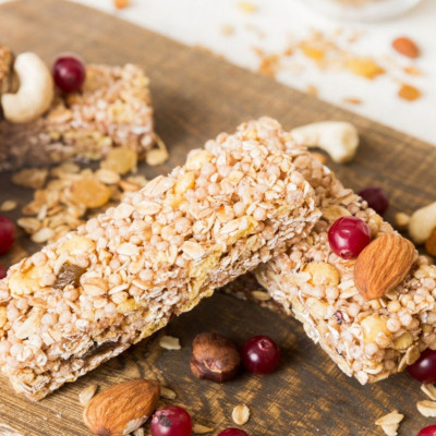 Μπάρες βρώμης με ξηρούς καρπούς χωρίς ψήσιμο