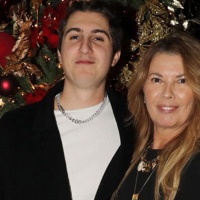 Η Σοφία Αλιμπέρτη «έπαθε» Pamela Anderson και όλες αυτές οι αμακιγιάριστες φωτό το αποδεικνύουν