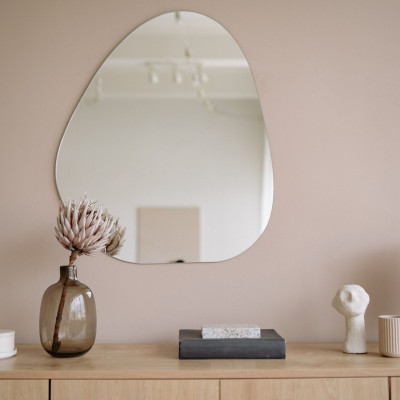 Οι καθρέφτες Blob είναι η «ασύμμετρη τάση» που προτιμά η Gen-Z στη διακόσμηση και υπάρχει λόγος