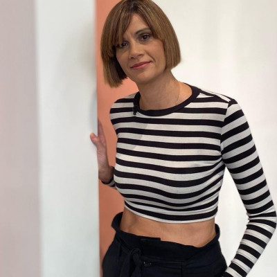 Με νέο κούρεμα και πιο ανοιχτά μαλλιά η Άννα Μαρία Παπαχαραλάμπους είπε τι εύχεται για τα παιδιά της