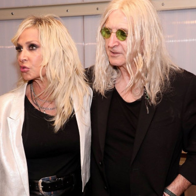 Στη νυχτερινή βόλτα της Βίσση με τον Καρβέλα νιώσαμε τι σημαίνει «Εμείς, δεν μπορεί να χωρίσουμε»