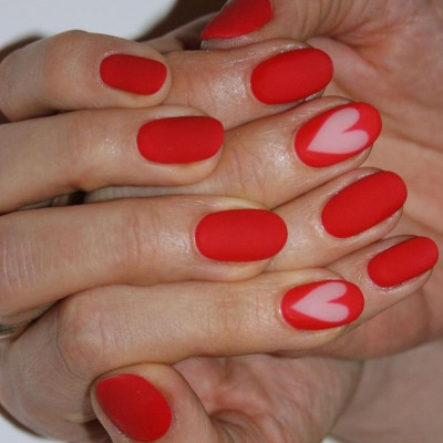 Valentine’s nails! Τα πιο παιχνιδιάρικα σχέδια στο manicure για τη γιορτή των ερωτευμένων