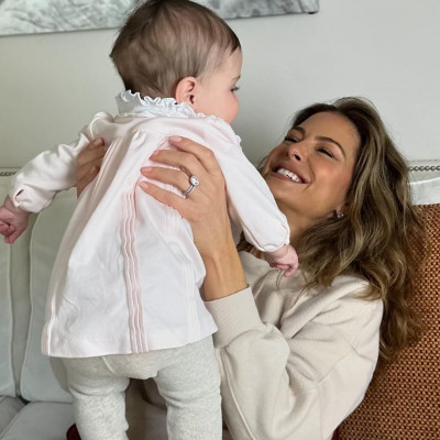 H Maria Menounos χορεύει με την κόρη της αλά Ελληνικά και οι fans δεν έκρυψαν τον ενθουσιασμό τους