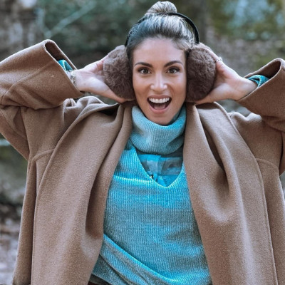 Το καμηλό παλτό είνα το αγαπήμενο της Αθηνάς Οικονομάκου -Δες πώς το συνδύασε με τζιν παντελόνι