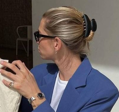 4 cute χτενίσματα που μπορείς να κάνεις με το κλάμερ σου