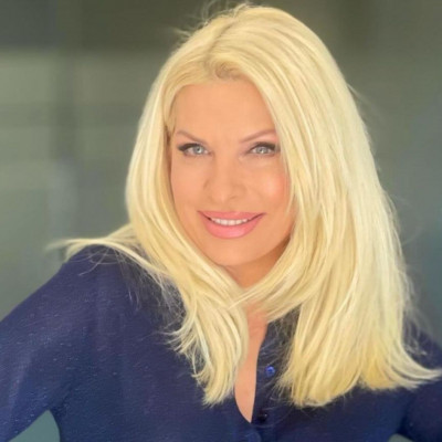 Ατύχημα για την Ελένη Μενεγάκη - Εκτός αέρα η εκπομπή της