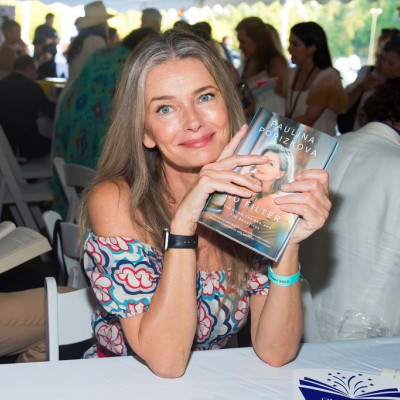 H Paulina Porizkova μας θύμισε οτι οφείλουμε στον εαυτό μας να αγκαλιάζουμε τις πληγές μας