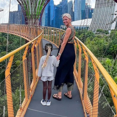 Χριστίνα Κοντοβά: Eπισκέφτηκε με την κόρη της καταφύγιο αδέσποτων ζώων