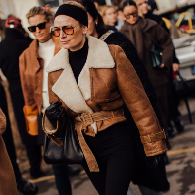 Neutral πανωφόρι:Το item που σάρωσε το street style του χειμώνα θα είναι ο πρωταγωνιστής της άνοιξης