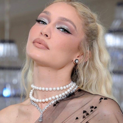 Pearl skin: Η τάση του TikTok που χαρίζει λάμψη στο μακιγιάζ