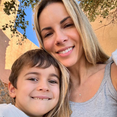 Εύκολη ζύμη για πίτσα με 3 υλικά από τη Μαρία Λουίζα Βούρου