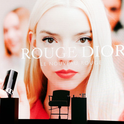 O οίκος Dior γιόρτασε το επαναλανσάρισμα του εμβληματικού κραγιόν Rouge Dior στο Ωδείο Αθηνών