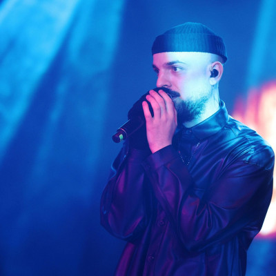 Ο APON παρουσίασε το άλμπουμ «Sexero» και έδειξε ότι ο αισθησιασμός δεν είναι μόνο στο «Γδύσου»